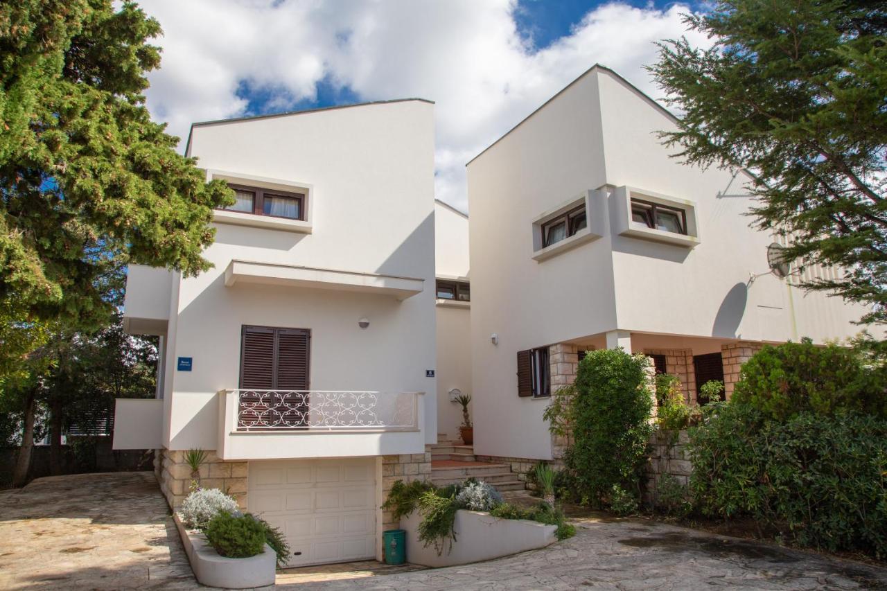 House Emilija Apartment Novalja Ngoại thất bức ảnh