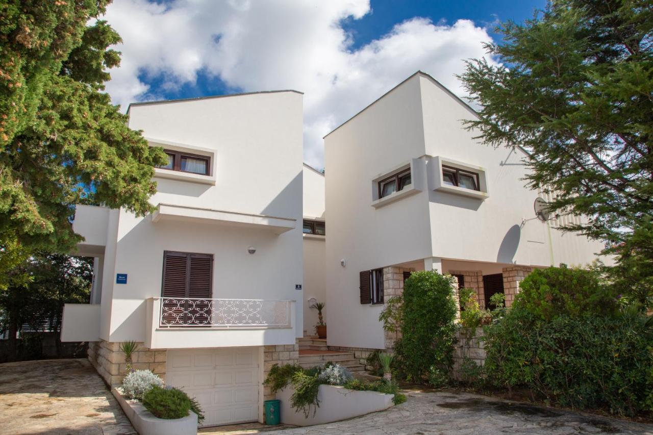 House Emilija Apartment Novalja Ngoại thất bức ảnh