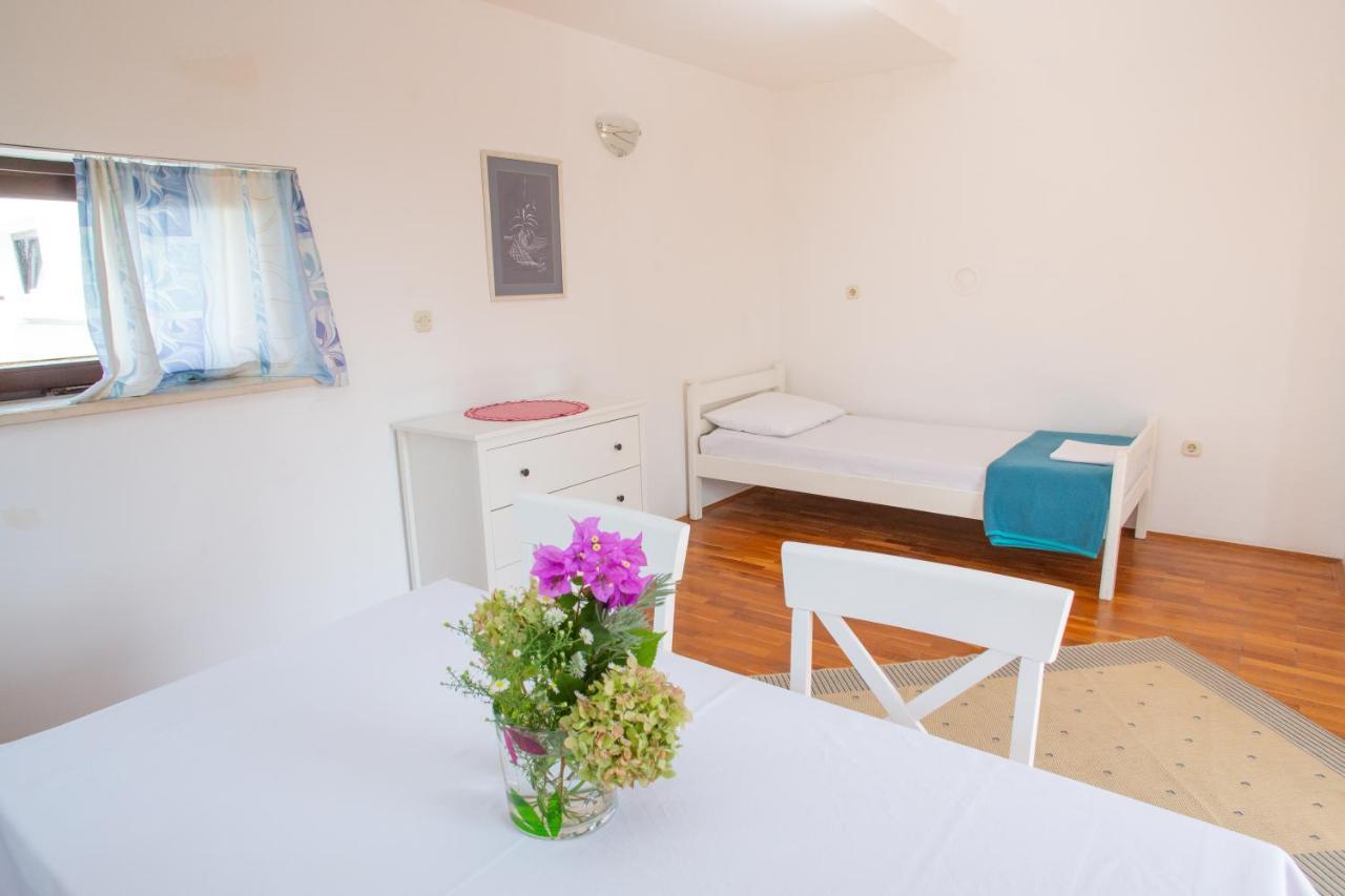 House Emilija Apartment Novalja Ngoại thất bức ảnh
